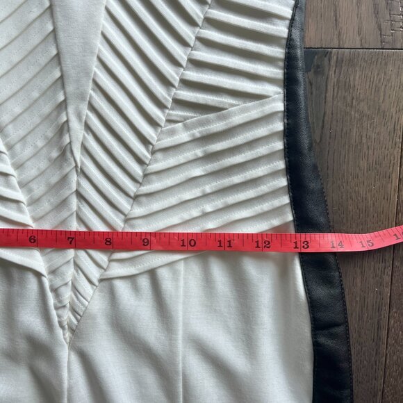 Bebe White Sheath Cocktail Dress Faux Leather Trim Size 2 Pleated - Picture 6 of 8